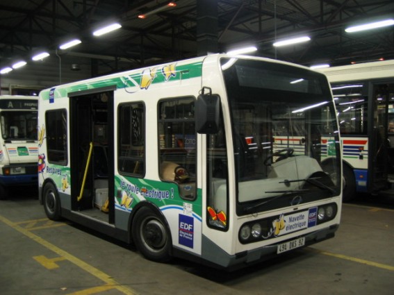 Essais d'un Minibus électrique Oréos 22.