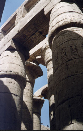 Colonnes lotiformes