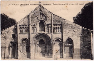 Façade romane du XIIe siècle