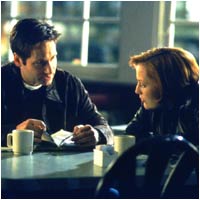 Scully aide Mulder  faire son deuil