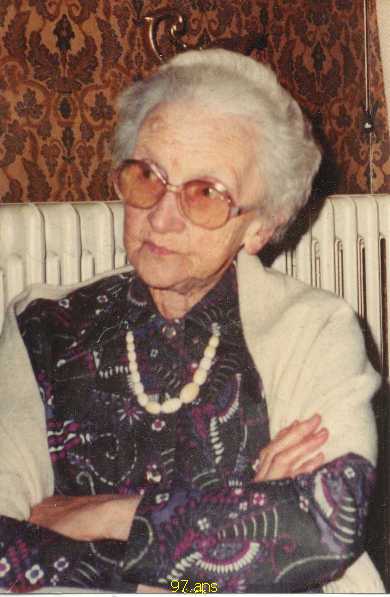 La seule photo  ma connaissance que Germaine a voulu offrir  la postrit ( 97 ans)
