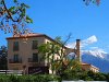 Ancien hôtel de Molitg devenu Maison Communale, avec le Canigou en arrière-plan.