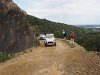 Un "convoi" de voitures citroen (2cv, dyanes, méharis) nous double sur la piste.