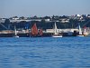 ... et duquel les premiers bateaux de la fête commencent à sortir.