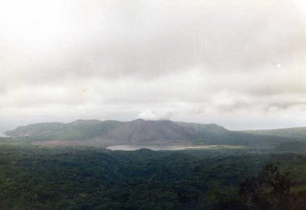 Volcan Tanna et son lac