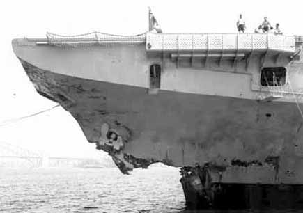 Les dommages du HMAS Melbourne