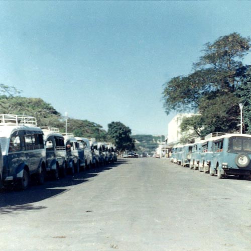 Taxis-Brousse à Nouméa