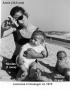 Annie sur la plage  Hossegor avec 2 garons, en 1970