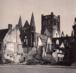 Ruines de l'glise en juin 1940