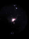 Ceinture d'Orion avec la nbuleuse : 21 avril 2004 - Beau Temps - Canon A70 - Addition de 4 poses de 15s, 100 ISO, f/D 2.8 (482 Ko)