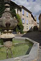 fontaine de Venasque