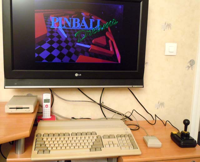 Votre avis sur la Bible de l'Amiga Pix 'n Love A500_2012