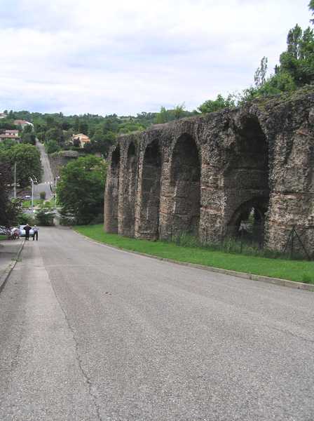 quelques arches