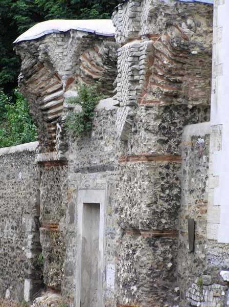 restes aqueduc