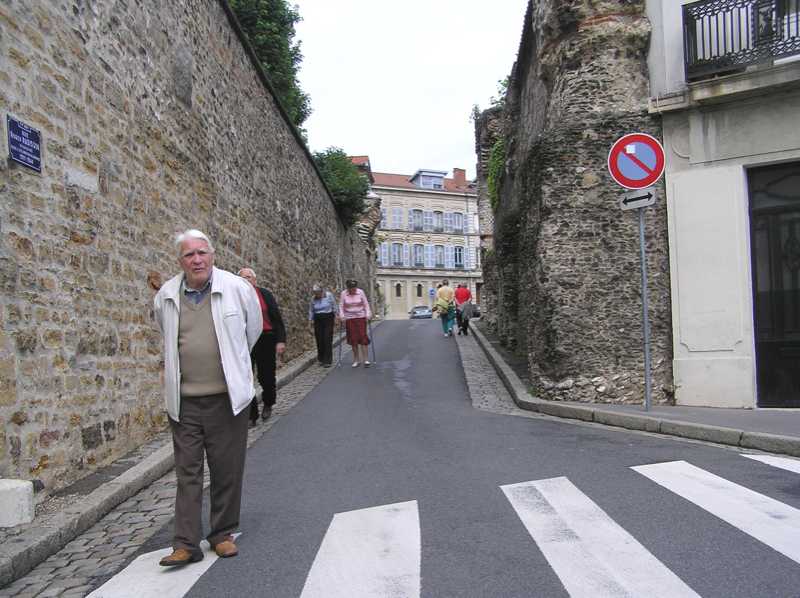 Guy rue Ra